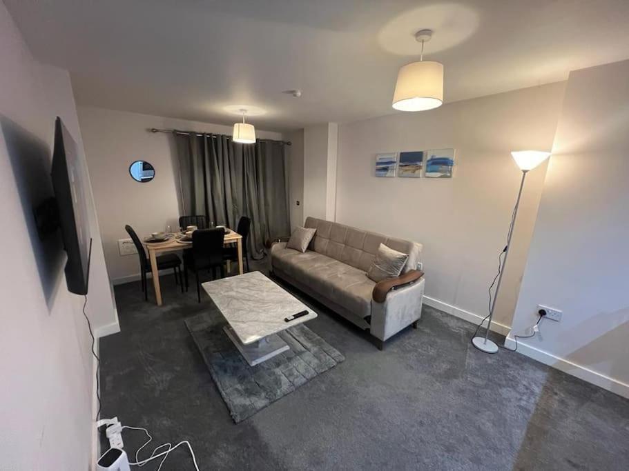Apartment Ao Arena Flat Manchester, With Parking *
